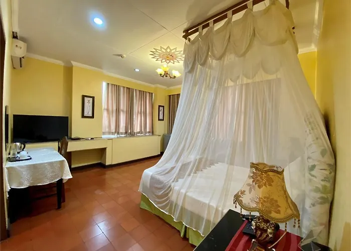 White Knight Hotel Intramuros